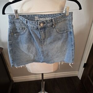 No Boundaries Women's Light Blue Denim Mini Skirt
